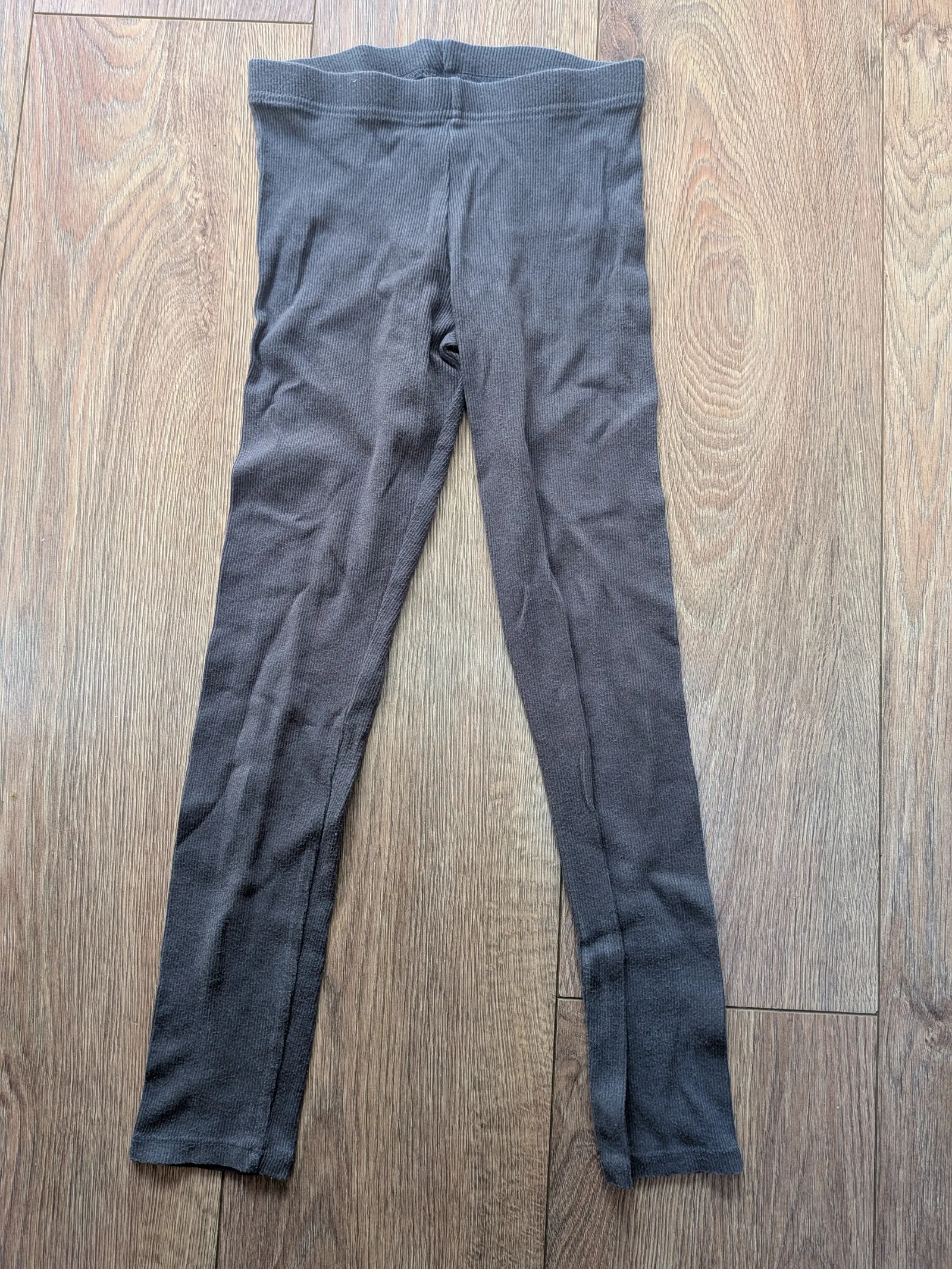 Age 8-9 Grey leggings