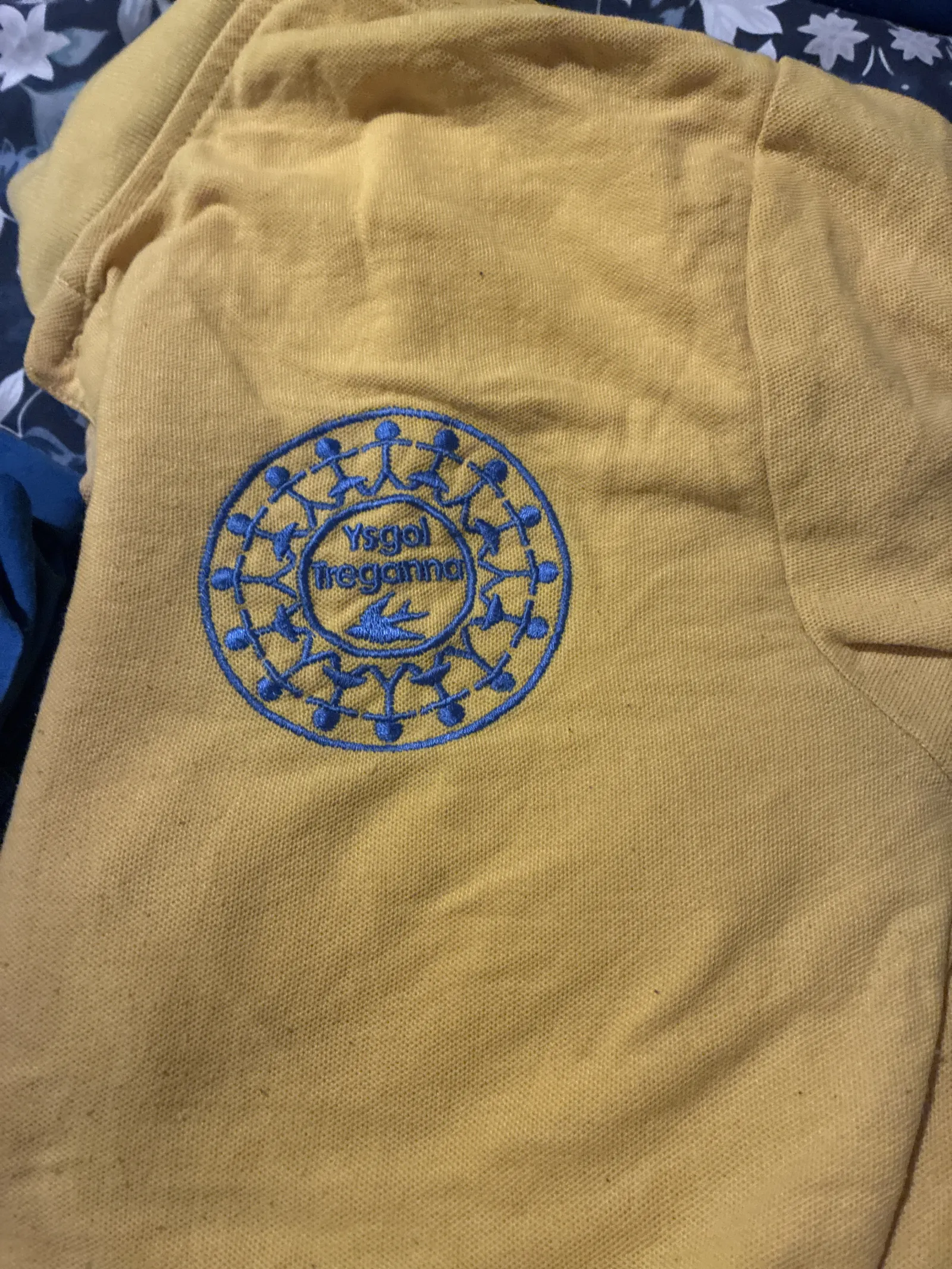 T shirrs sizeJXL and S adult