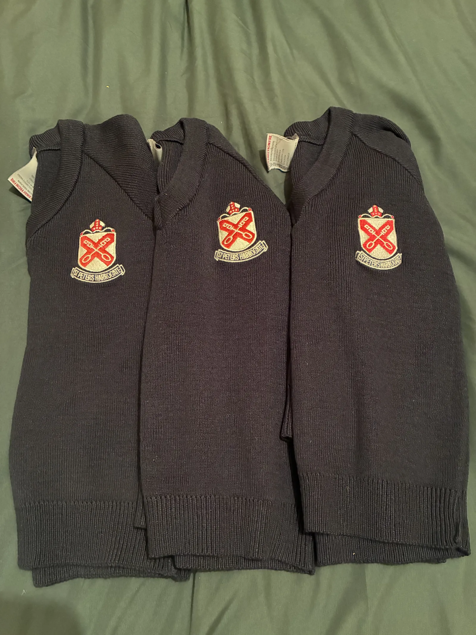 School v neck jumper 26”