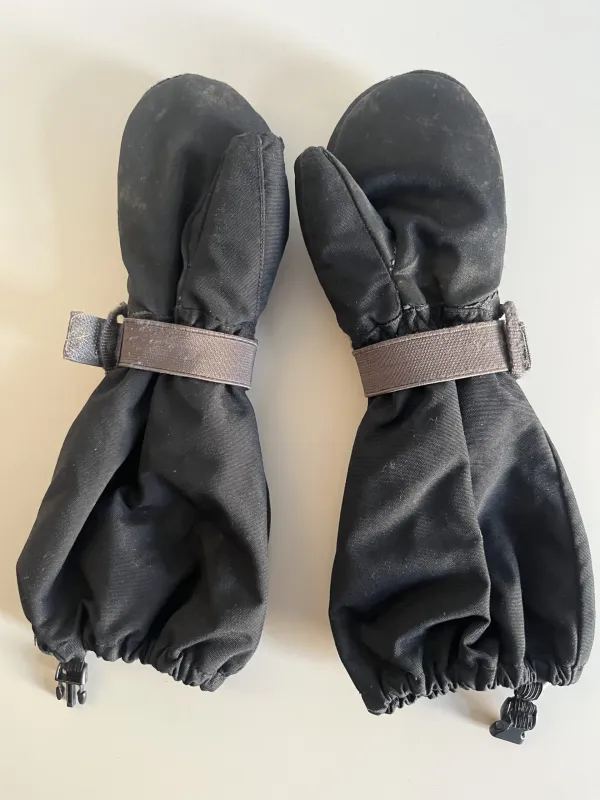 Didrikson mittens 4/6 grip has come away from palms