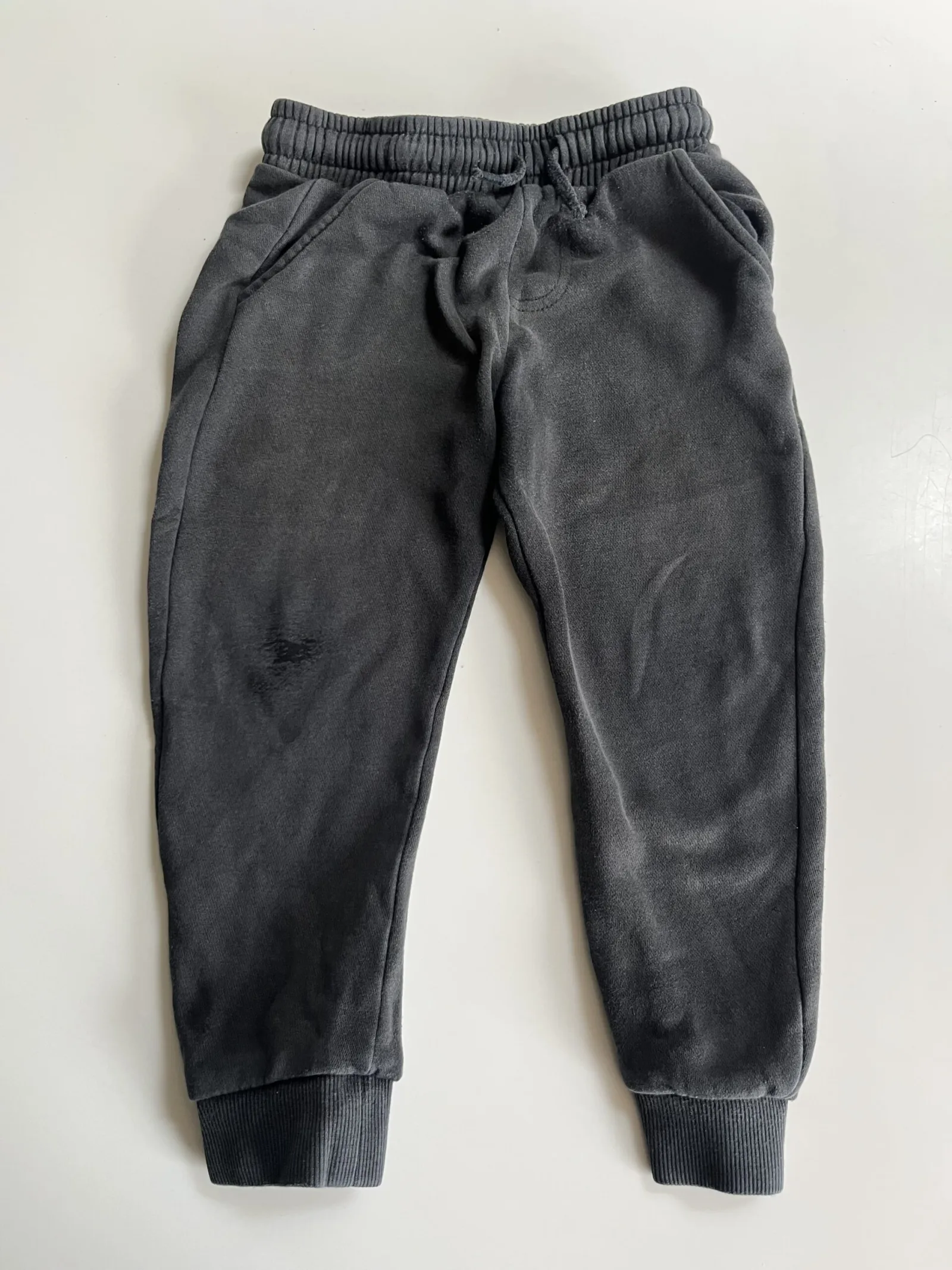 F&F Black joggers 4-5y wear on knee but no holes