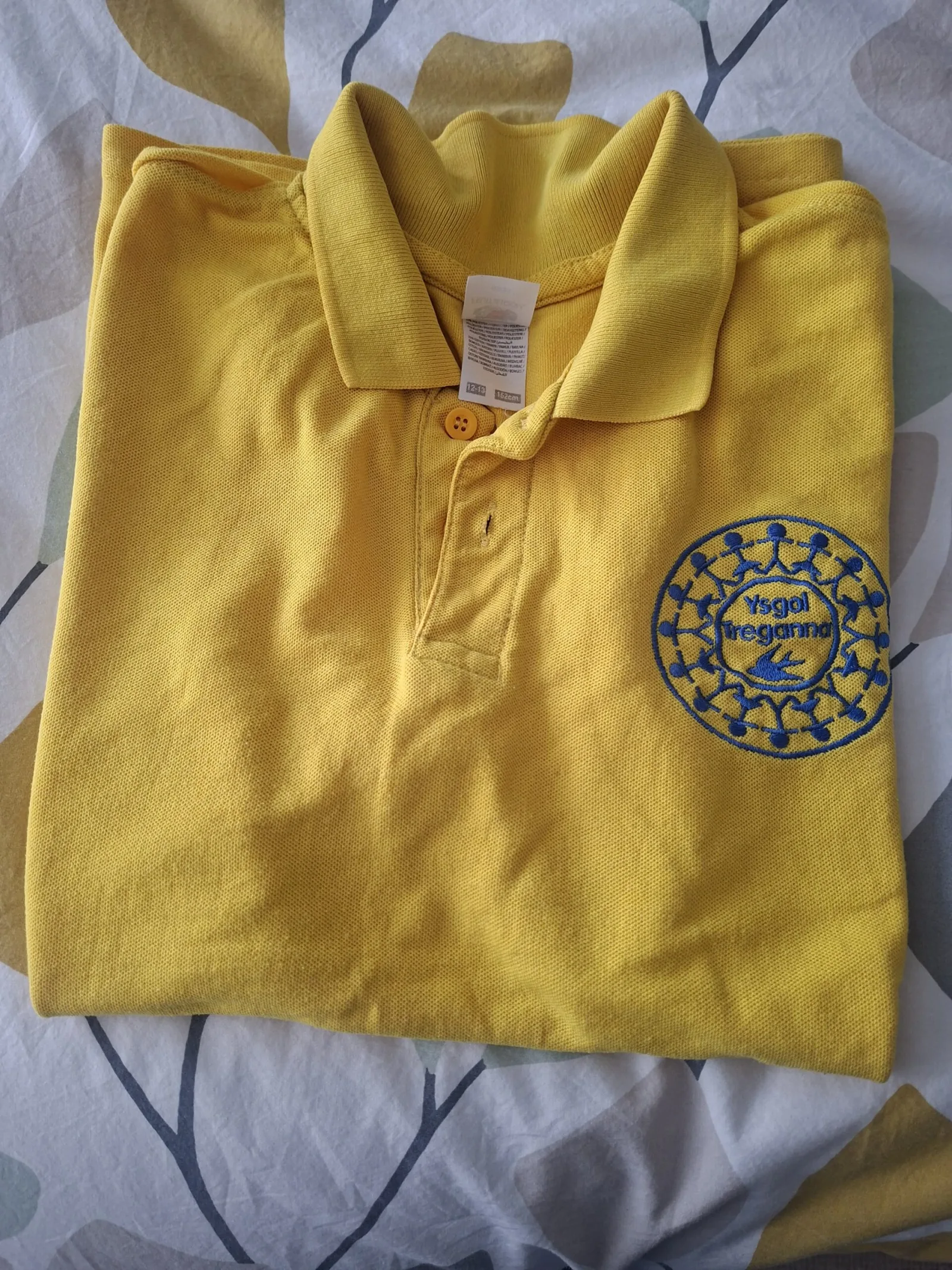 Fruit of the loom, hadly worn. Size 12-13