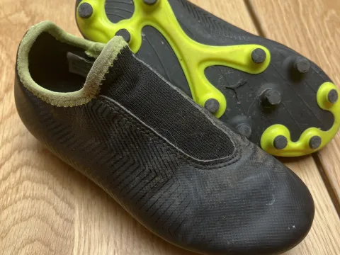 Football shoes size 11 (UK)