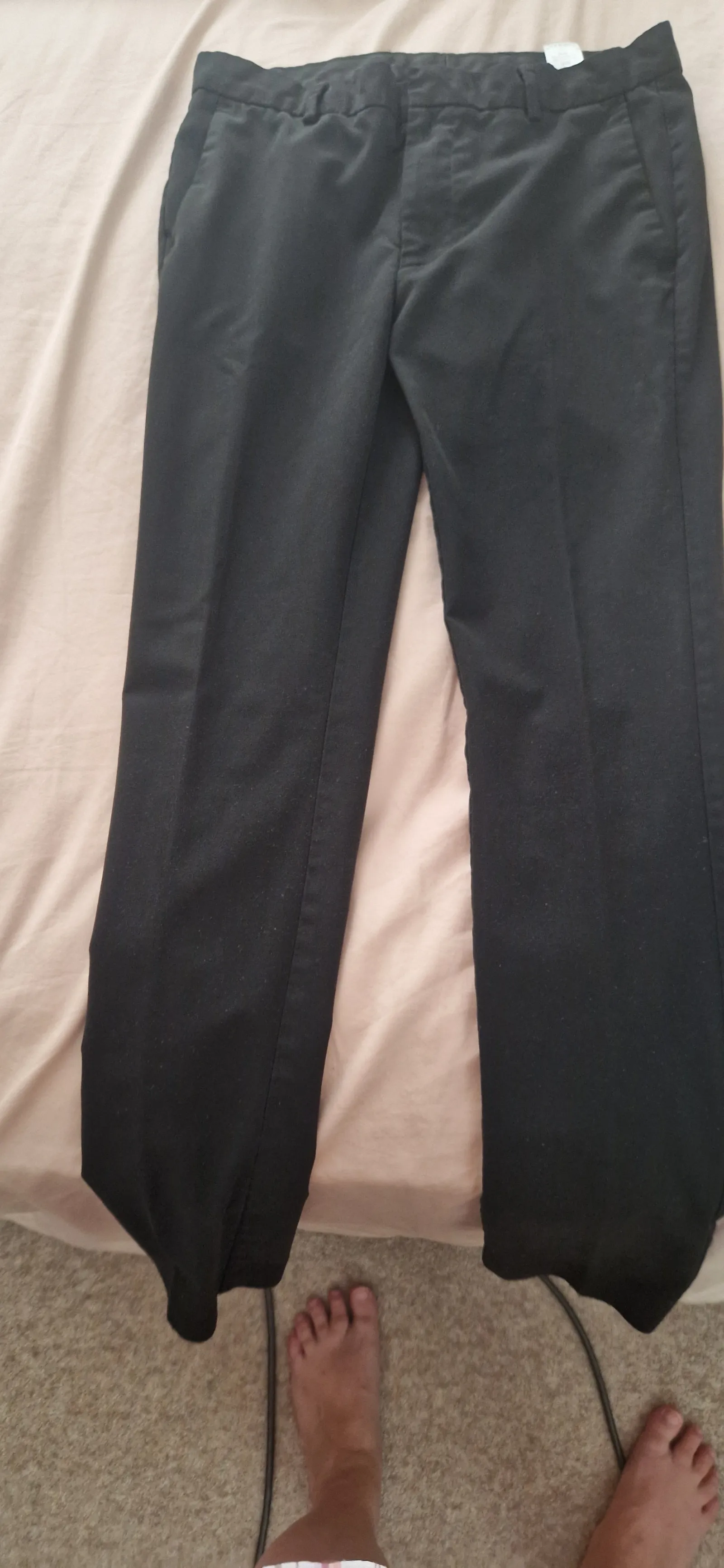 Black trousers,