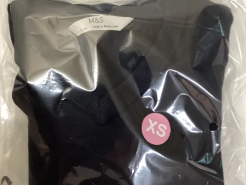 Black v neck jumper