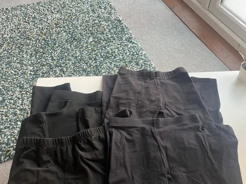 Black leggings