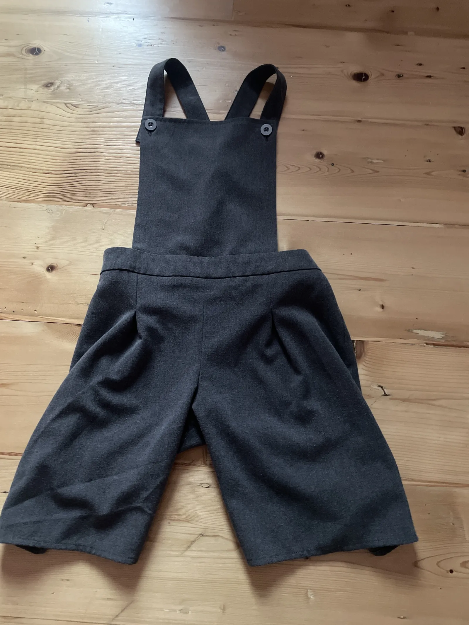 George pinafore with shorts