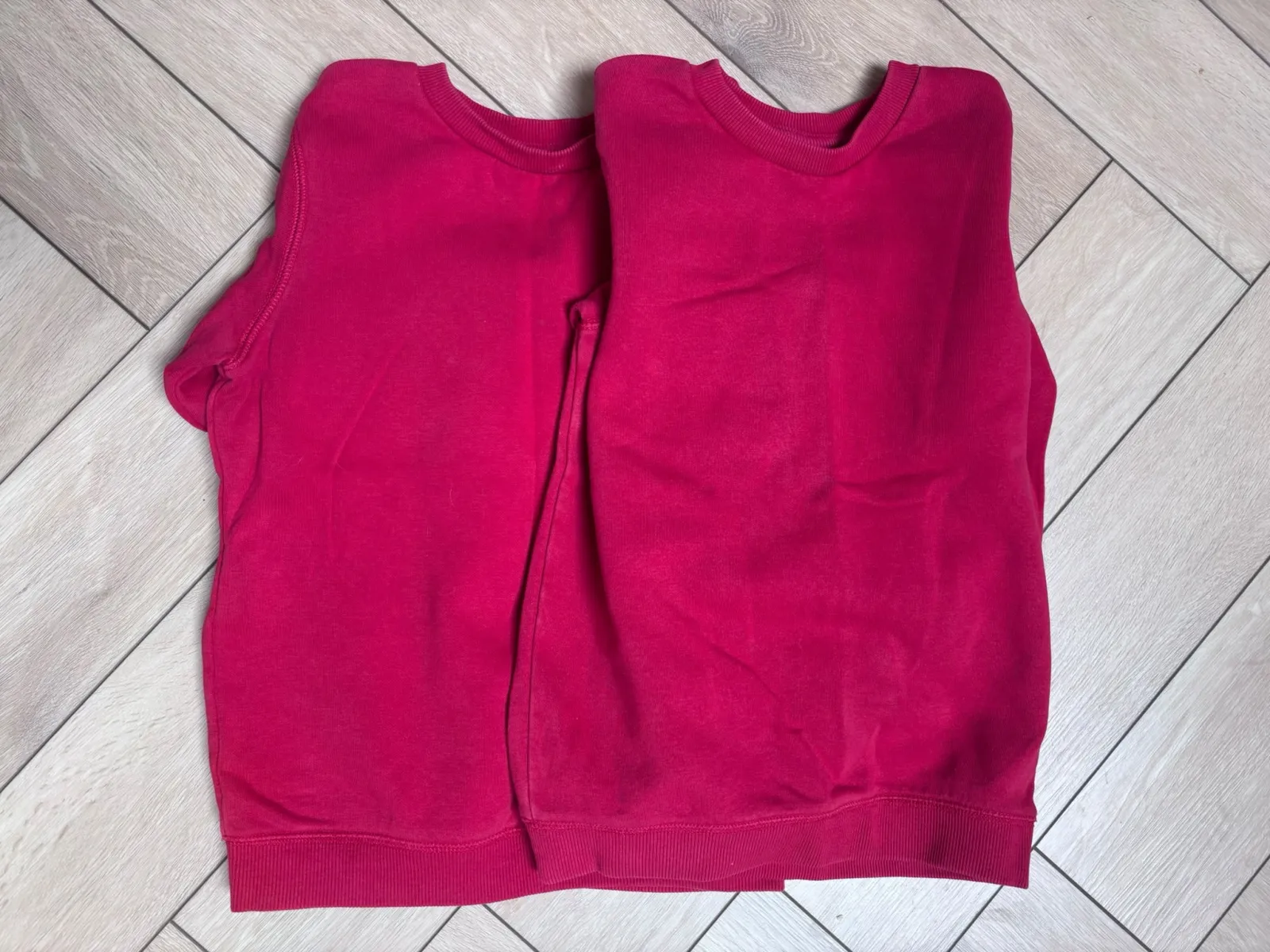 Plain red jumpers aged 7, round neck x2