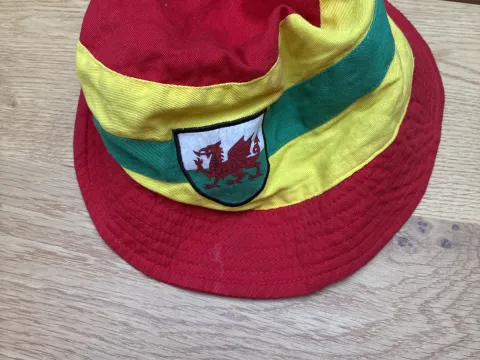 Bucket cap