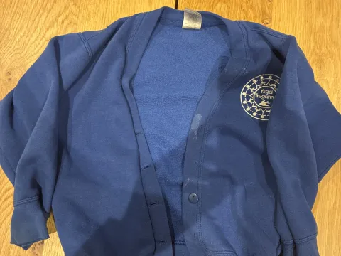 Cardigan (missing buttons)