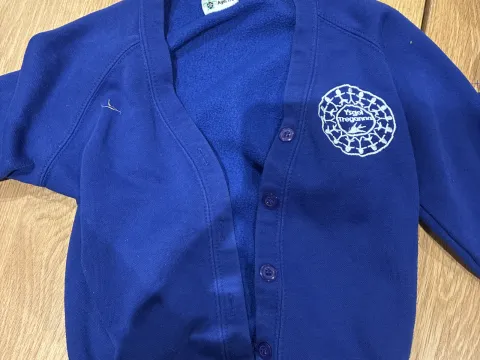 Cardigan 7-8 with logo