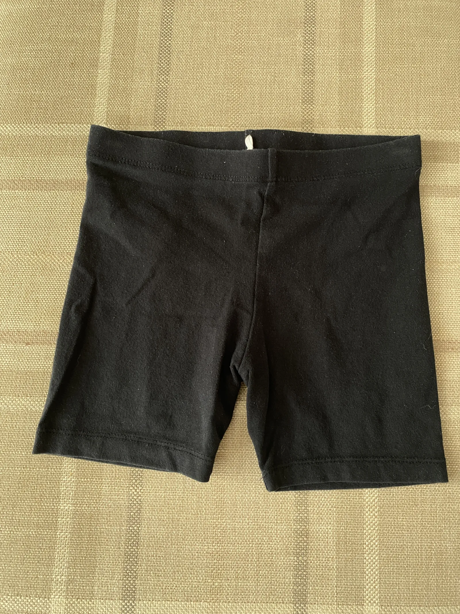 Girls black cotton shorts 5-6