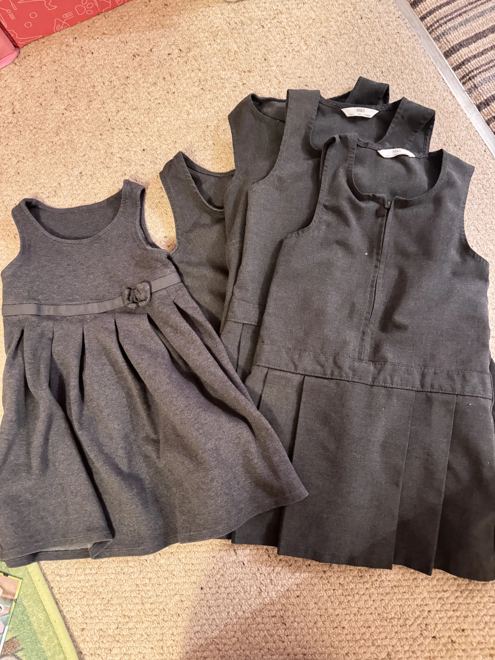 Grey girls pinafore dresses age 3-4