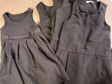 Grey girls pinafore dresses age 3-4