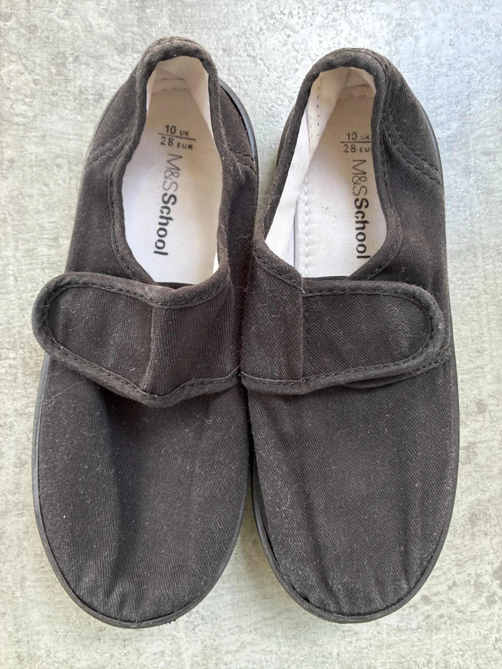 M and S Black Unisex Pumps