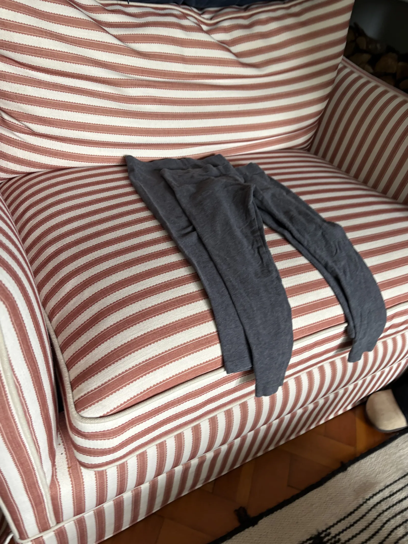 Grey leggings age 4-5